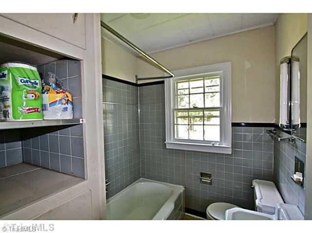 8016 Lester Road Stokesdale, NC 27357 - Photo 7 of 14 Bath.