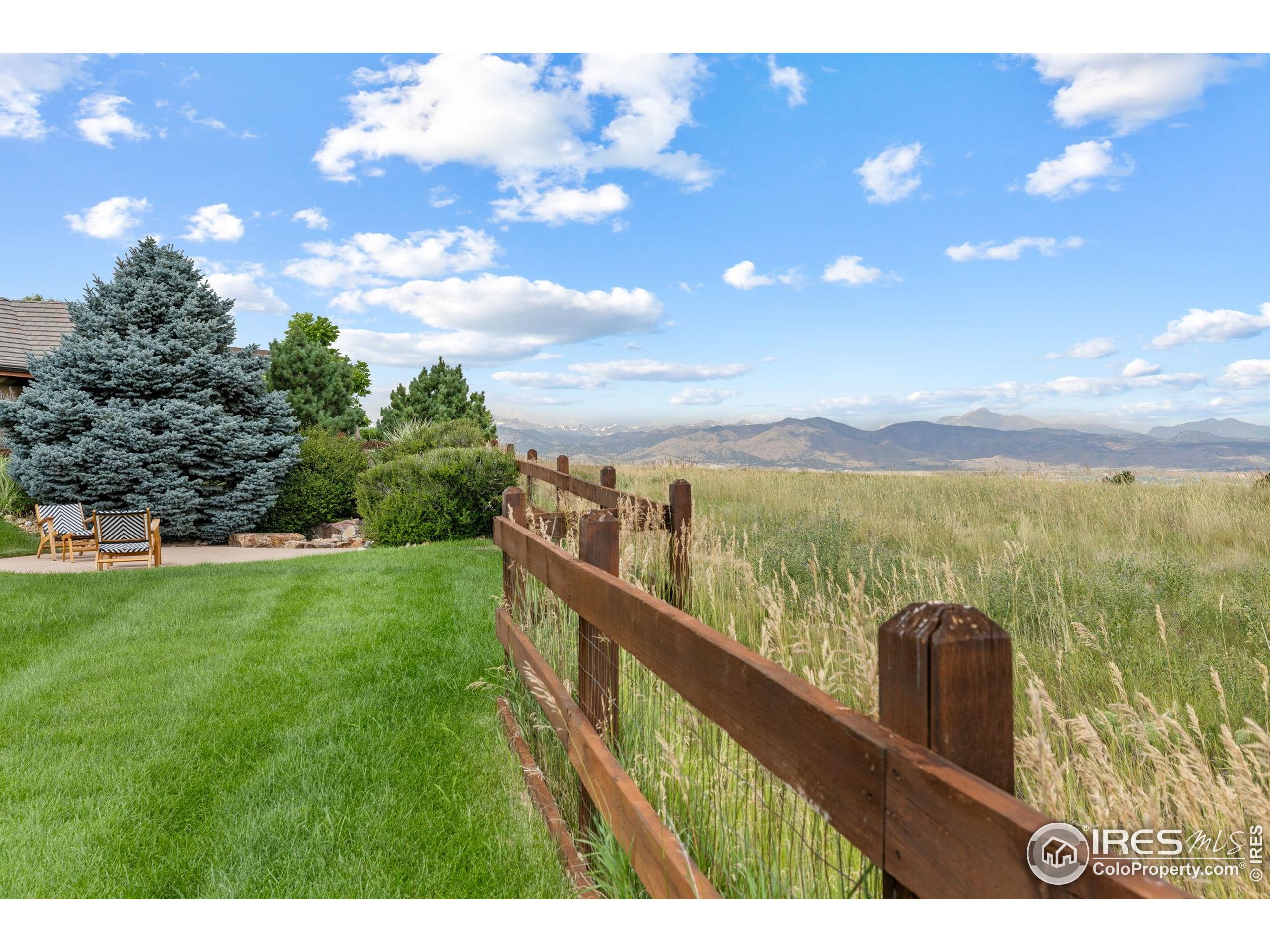 6557 Legend Ridge Trail Niwot, CO 80503 - Photo 29 of 42 a view of city and green space