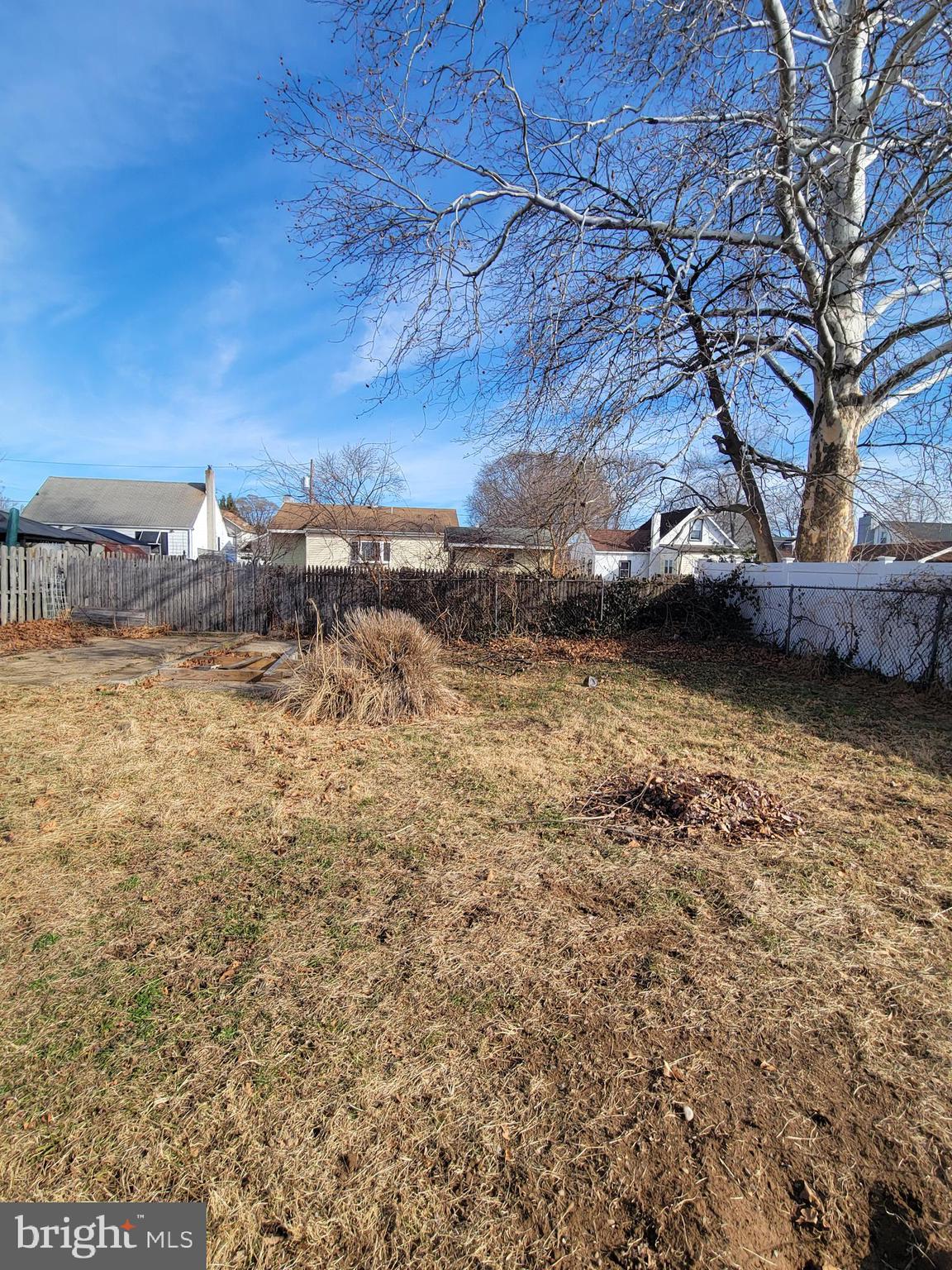 811 Washington Avenue Croydon, PA 19021 - Photo 11 of 35 a view of a yard with an outdoor space