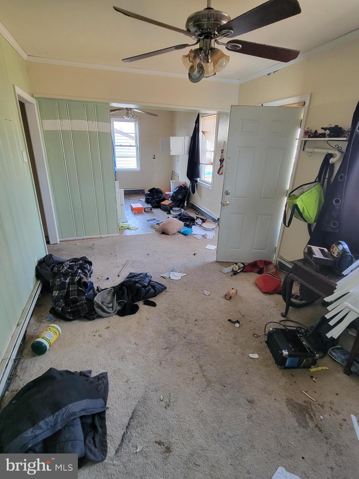 811 Washington Avenue Croydon, PA 19021 - Photo 17 of 35 a room with furniture and a window