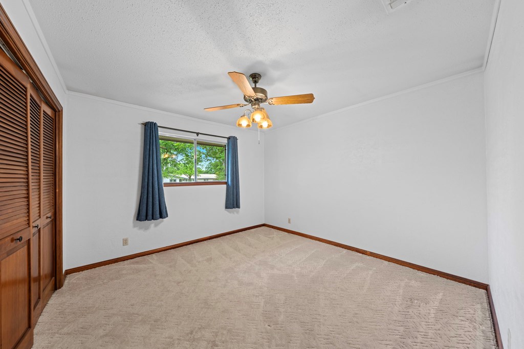 133 Oak Way Kerrville, TX 78028 - Photo 15 of 26 a view of an empty room with a window