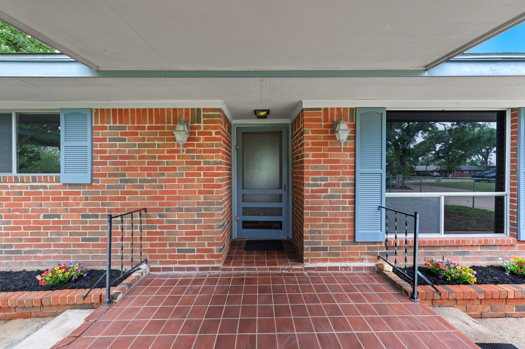 133 Oak Way Kerrville, TX 78028 - Photo 6 of 26 a view of outdoor space