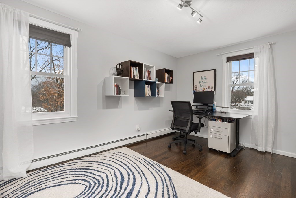 100 Manatee Road Hingham, MA 02043 - Photo 30 of 38 a bedroom with a workspace