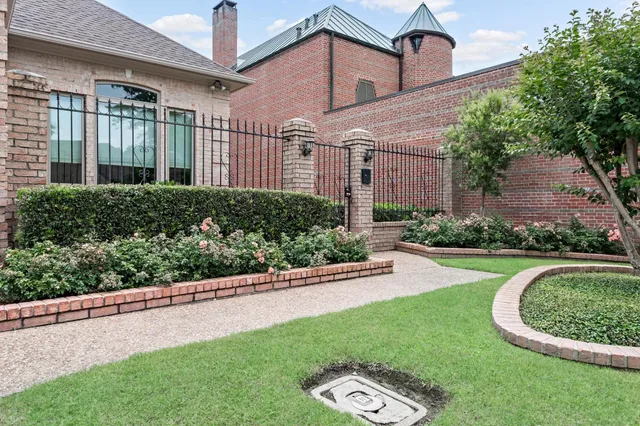 $325,000 | 120 Summerwood Street, Beaumont, TX 77706