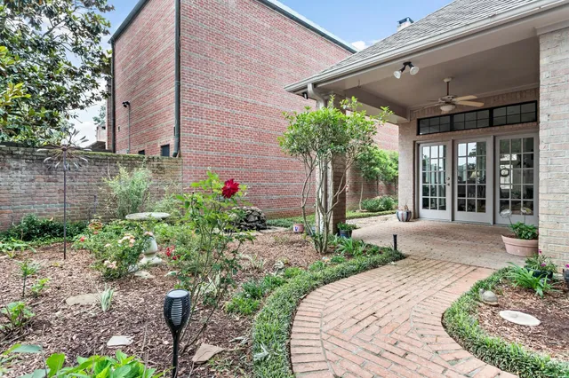 $300,000 | 120 Summerwood Street, Beaumont, TX 77706