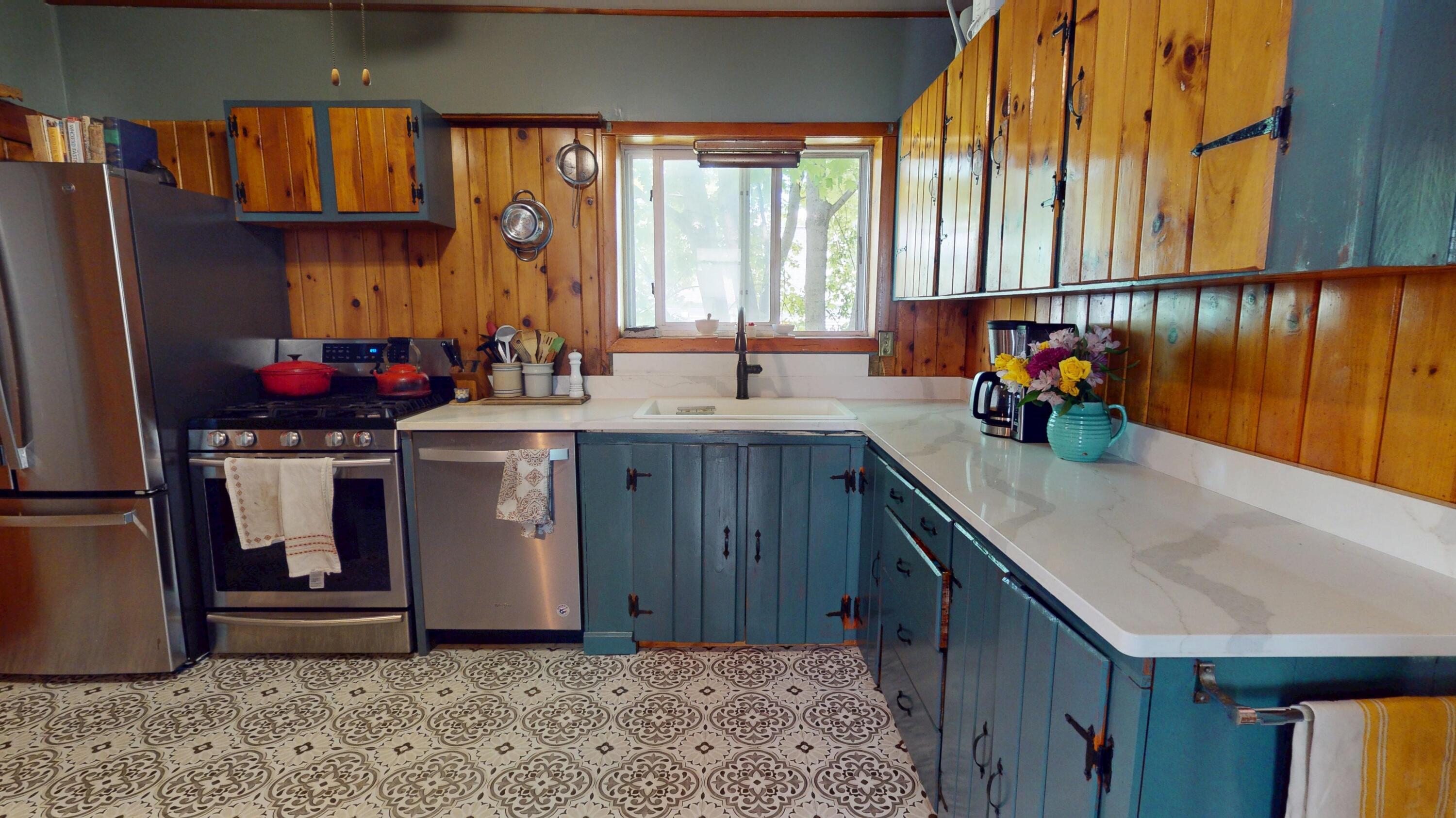 19 Russell Street Bangor, ME 04401 - Photo 6 of 33 6