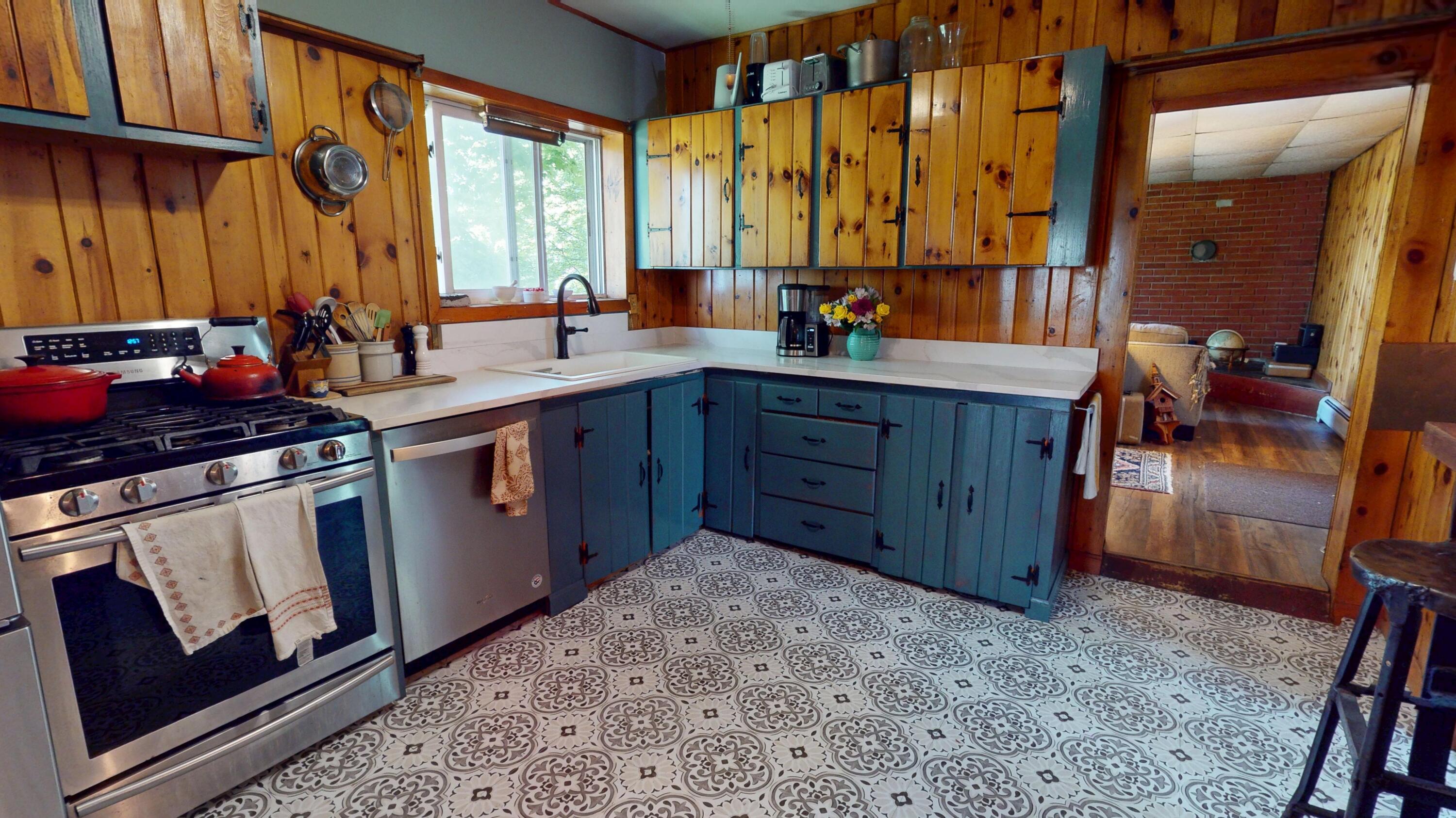 19 Russell Street Bangor, ME 04401 - Photo 7 of 33 7