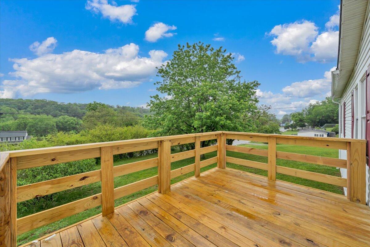 20459 Main Street Buchanan, VA 24066 - Photo 4 of 35 04-MIB08307