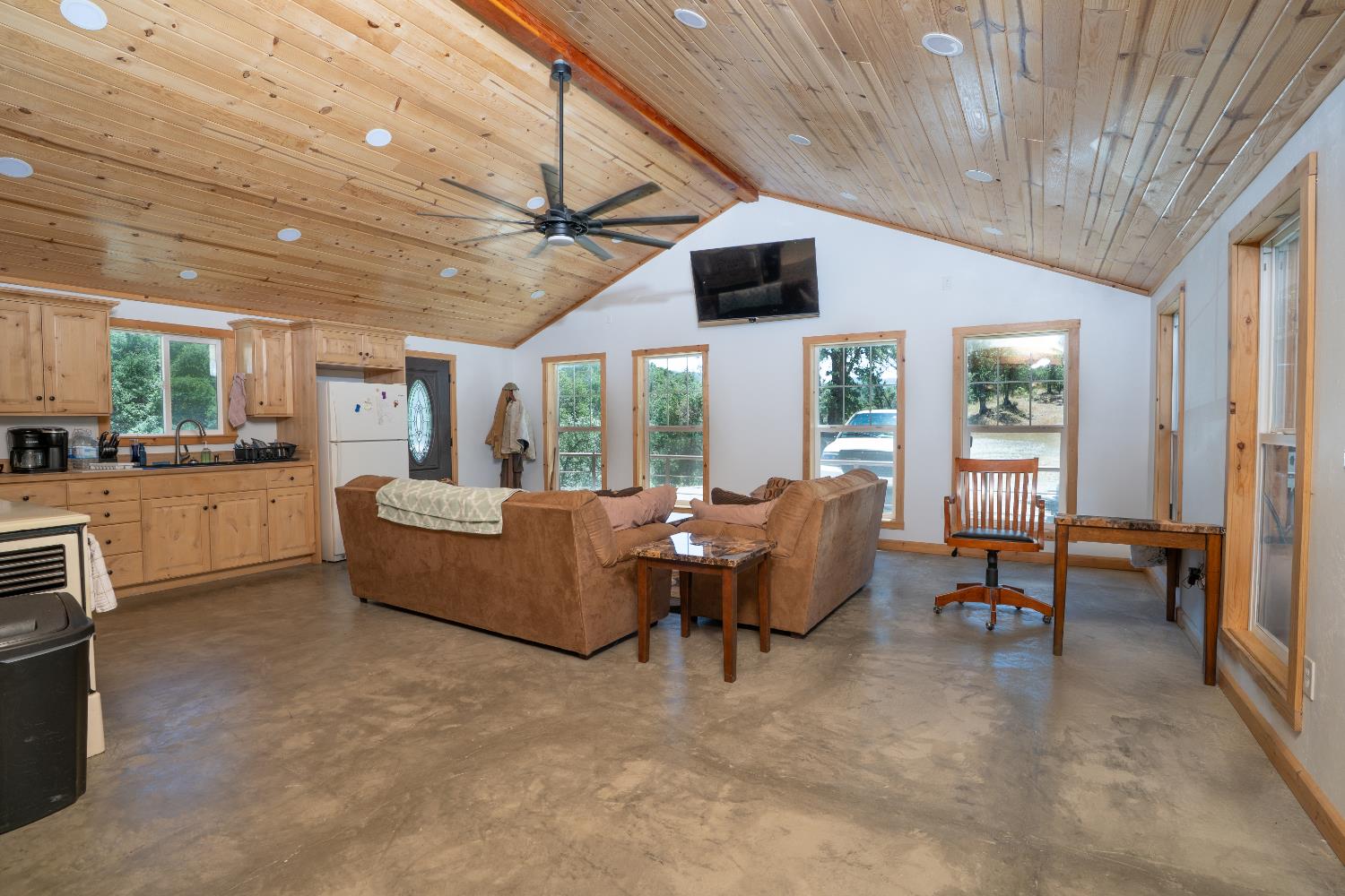 20505 Coalinga Road Paicines, CA 95043 - Photo 3 of 88