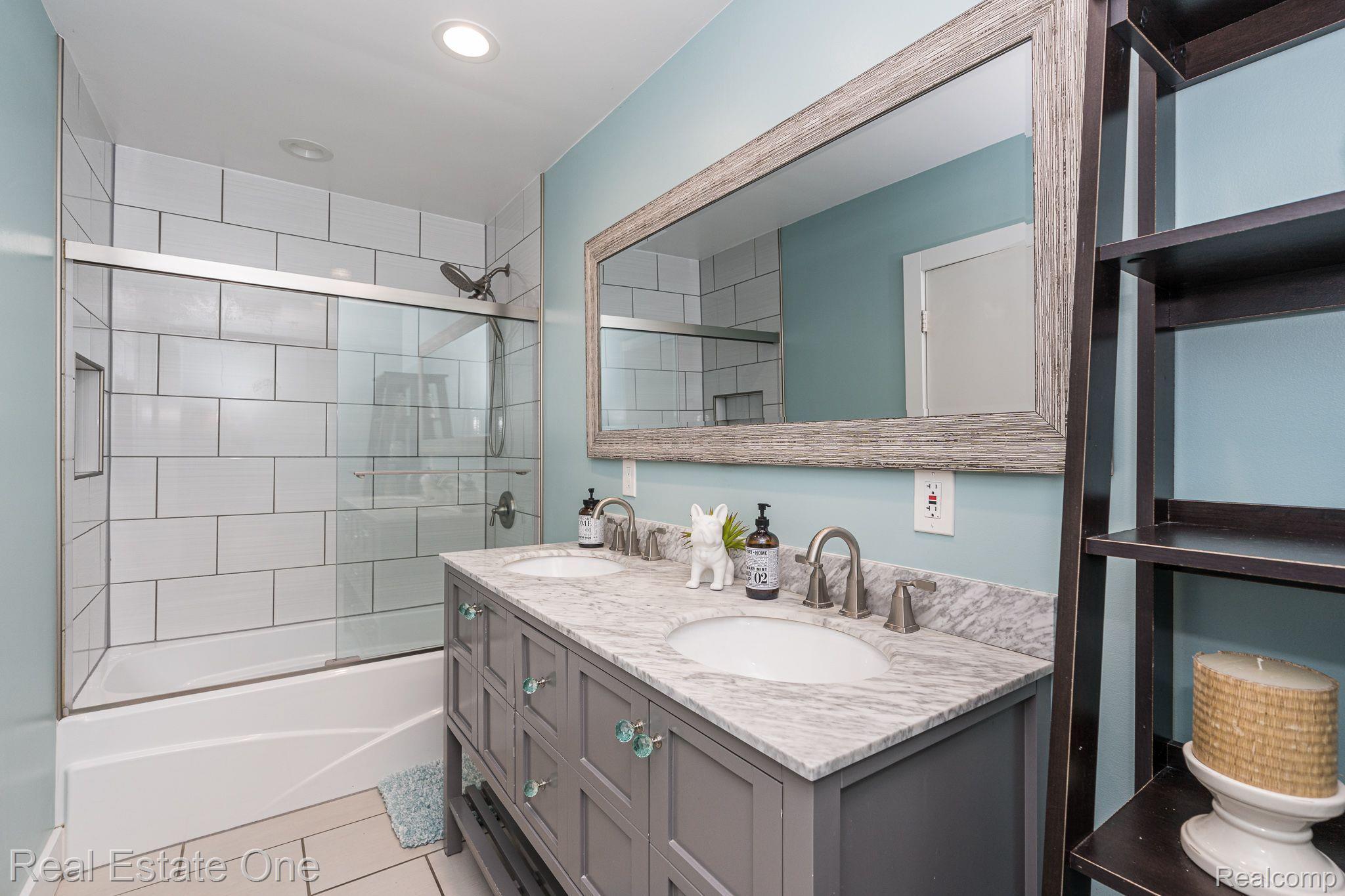 1124 Stellma Lane Rochester, MI 48309 - Photo 24 of 44 Gallery Image 24