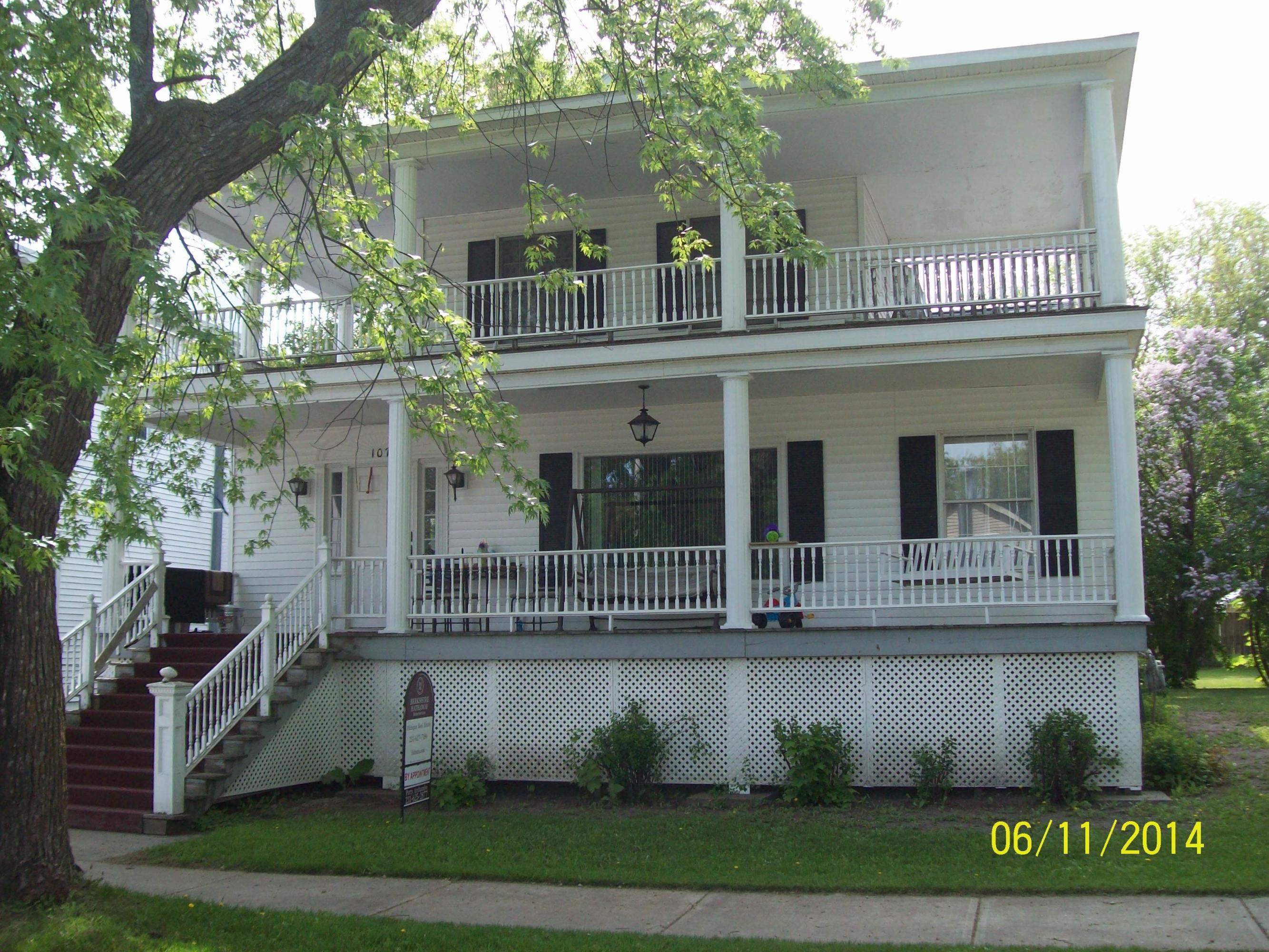 107 South B Street Cheboygan, MI 49721 - Photo 1 of 19 Gallery Image 1