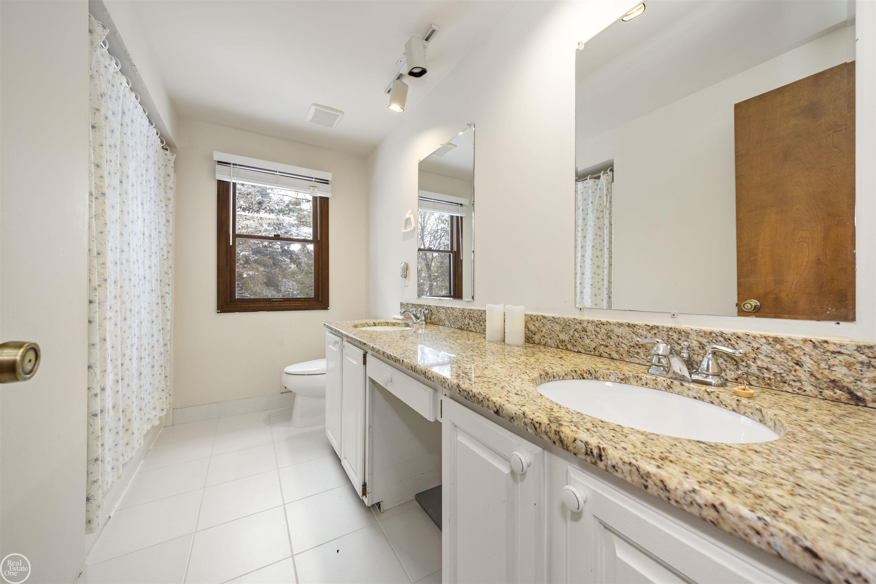 441 Silvervale Drive Rochester Hills, MI 48309 - Photo 44 of 65