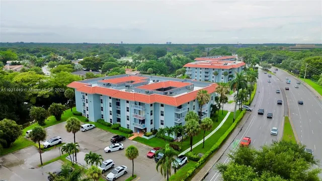 $2,200 | 505 South Pine Island Road, Unit 407B, Plantation, FL 33324