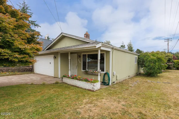 $449,000 | 806 Northeast Douglas Street, Newport, OR 97365
