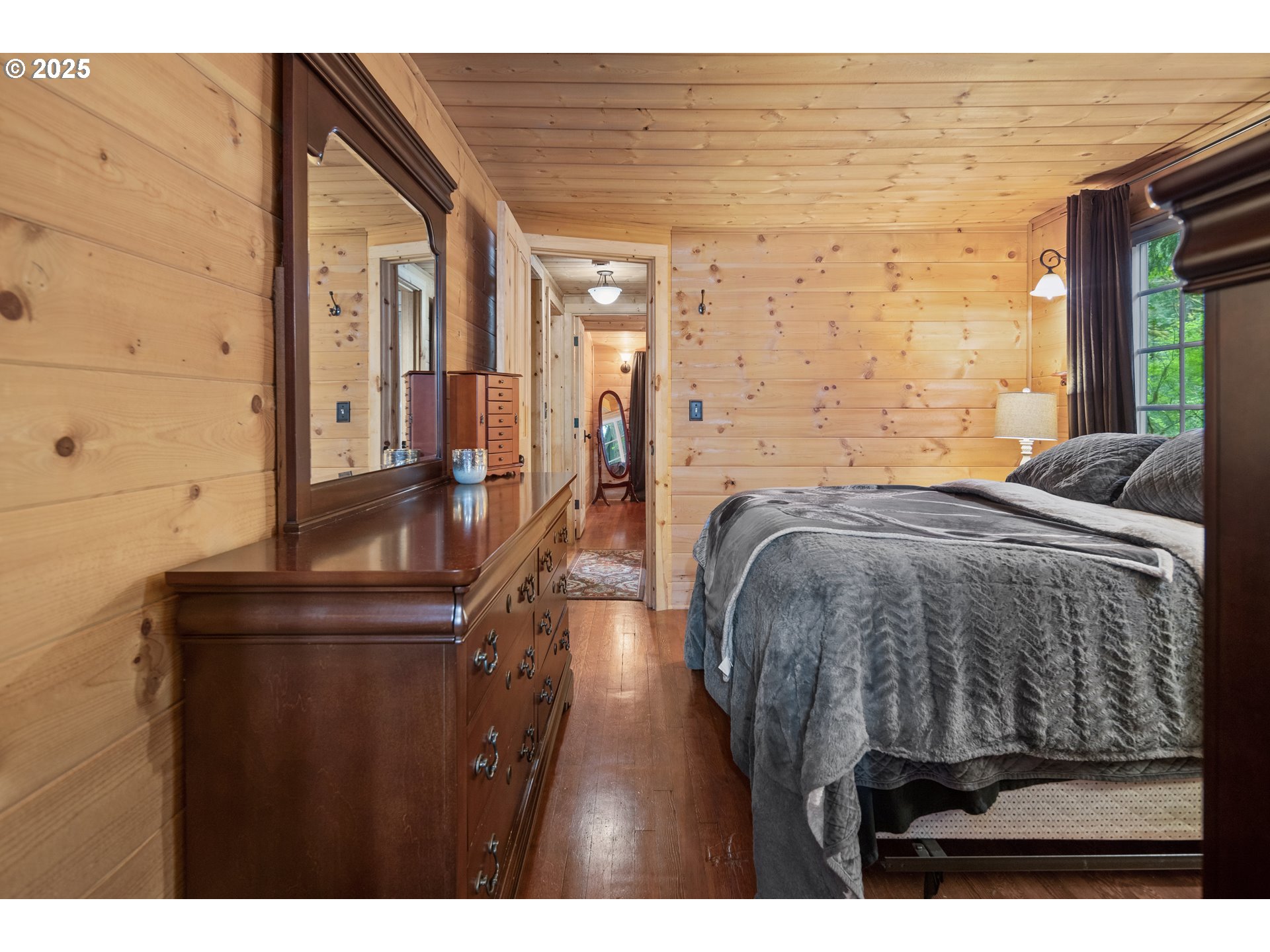 27172 East Marion Road Rhododendron, OR 97049 - Photo 20 of 48 a living room with furniture and a wooden floor