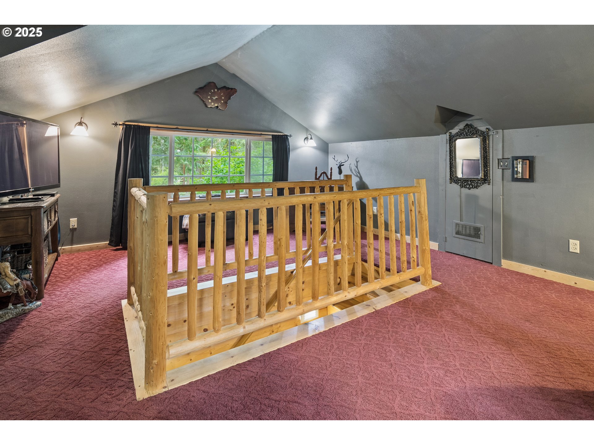 27172 East Marion Road Rhododendron, OR 97049 - Photo 23 of 48 a view of entryway with a yard
