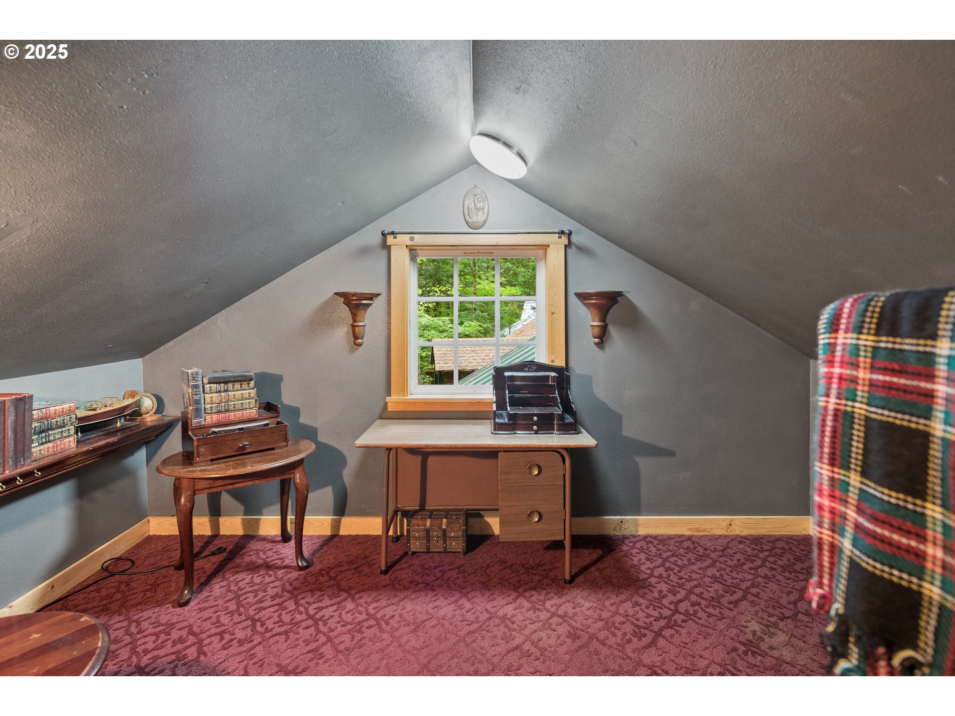 27172 East Marion Road Rhododendron, OR 97049 - Photo 24 of 48 a room with furniture a rug and a window