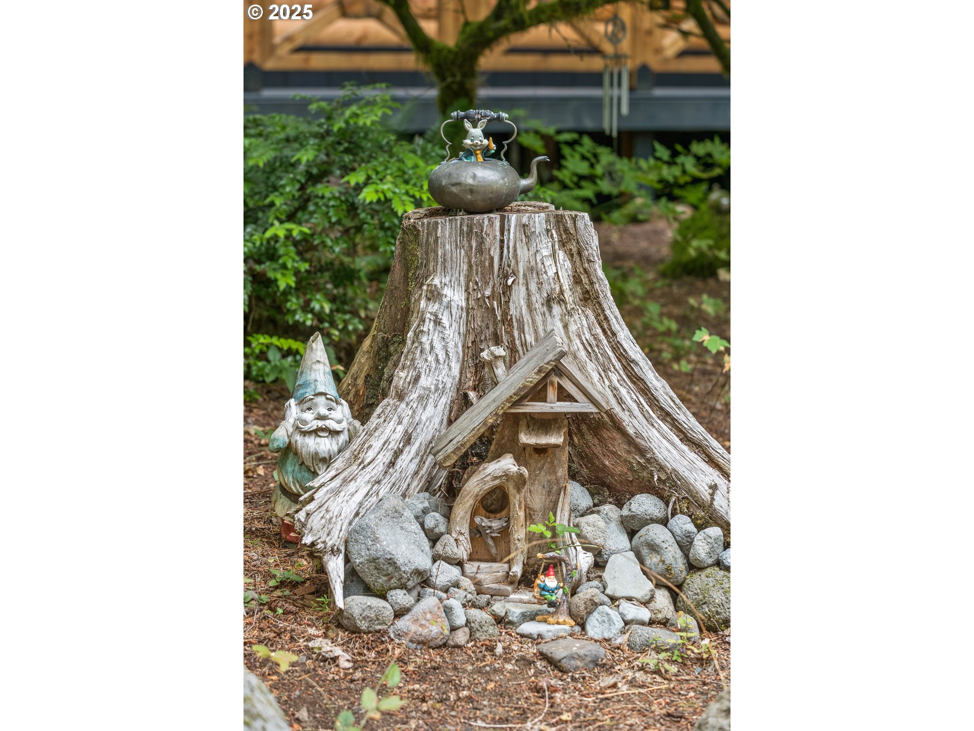 27172 East Marion Road Rhododendron, OR 97049 - Photo 43 of 48 a picture of a door in the house