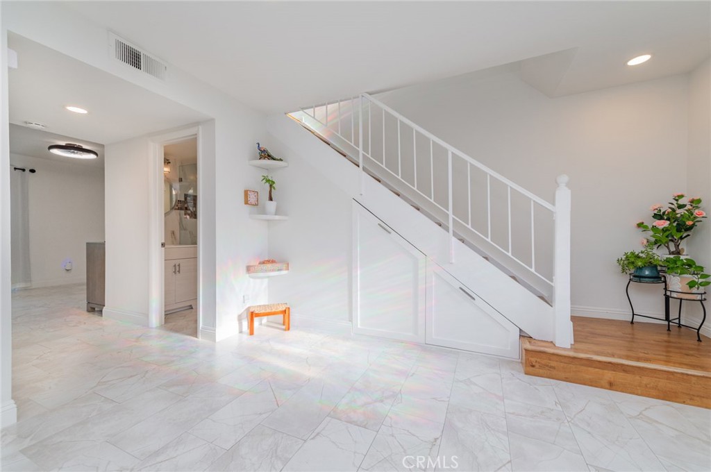 7 Fairside Irvine, CA 92614 - Photo 5 of 28