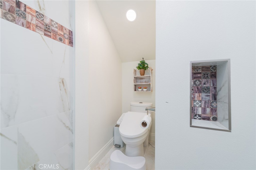 7 Fairside Irvine, CA 92614 - Photo 8 of 28