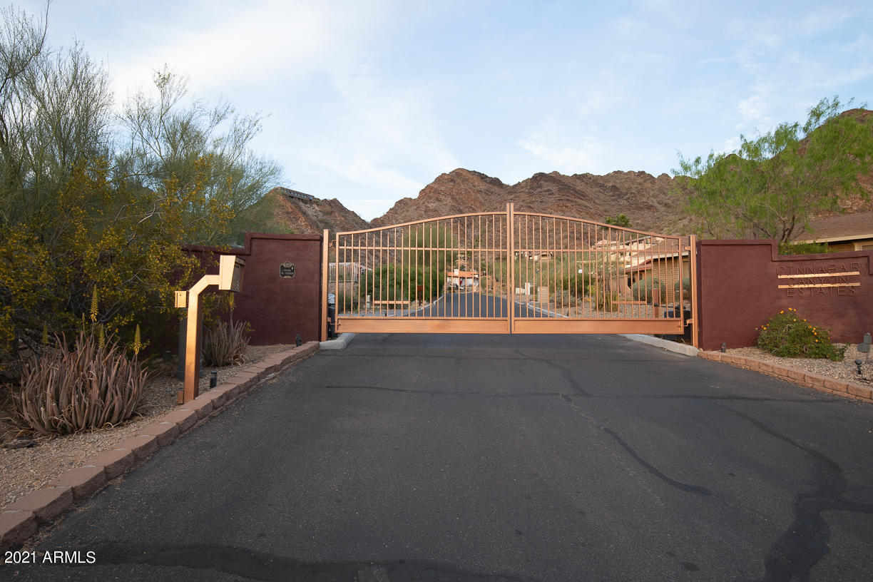 1902 East Mountain View Road Phoenix, AZ 85020 - Photo 4 of 26 a view of outdoor space and yard