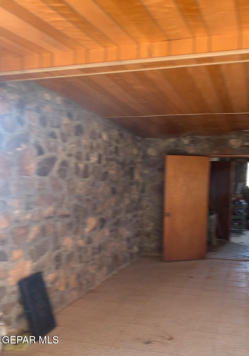 18299 Nolton Road El Paso, TX 79938 - Photo 4 of 7 a close view of door