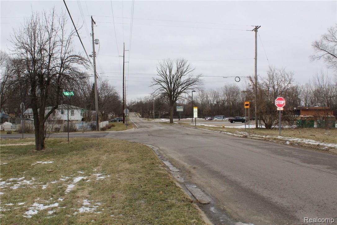 2254 South Graham Road Flint, MI 48532 - Photo 16 of 16 IMG_3107 - Copy.JPG