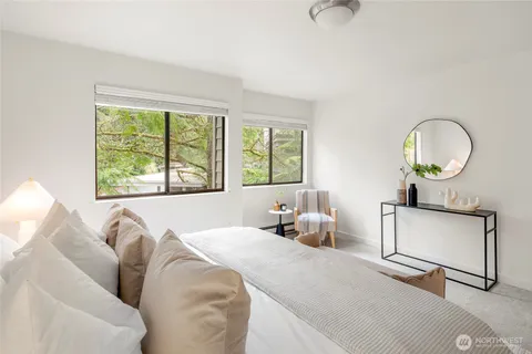 $575,000 | 1336 Bellevue Way Northeast, Unit 4, Bellevue, WA 98004