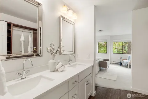 $575,000 | 1336 Bellevue Way Northeast, Unit 4, Bellevue, WA 98004