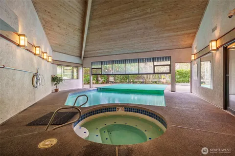 $575,000 | 1336 Bellevue Way Northeast, Unit 4, Bellevue, WA 98004