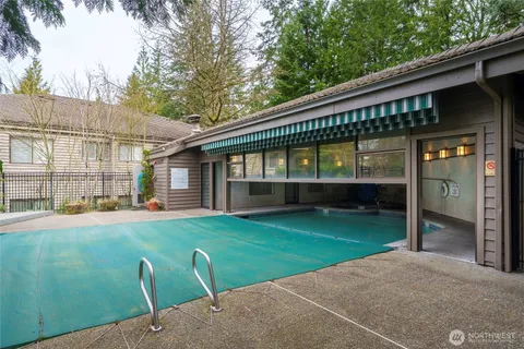 $575,000 | 1336 Bellevue Way Northeast, Unit 4, Bellevue, WA 98004
