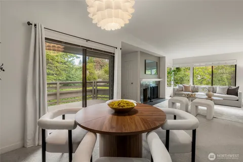 $575,000 | 1336 Bellevue Way Northeast, Unit 4, Bellevue, WA 98004