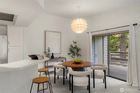 $575,000 | 1336 Bellevue Way Northeast, Unit 4, Bellevue, WA 98004