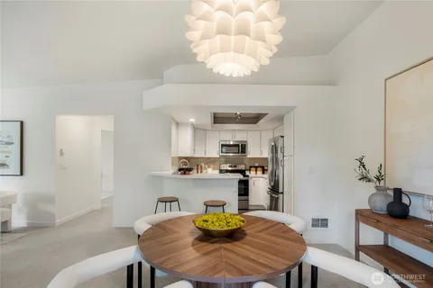 $575,000 | 1336 Bellevue Way Northeast, Unit 4, Bellevue, WA 98004