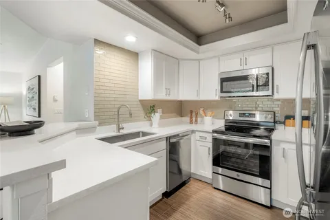 $575,000 | 1336 Bellevue Way Northeast, Unit 4, Bellevue, WA 98004