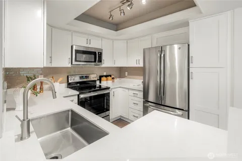 $575,000 | 1336 Bellevue Way Northeast, Unit 4, Bellevue, WA 98004