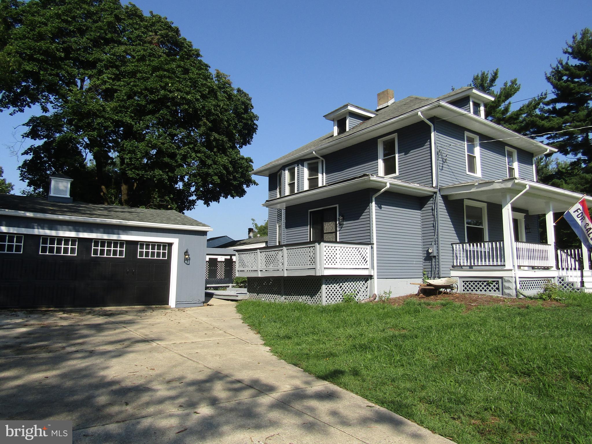 230 North Woodbury Road Pitman, NJ 08071 - Photo 22 of 24 1st drive way and residential parking/garage