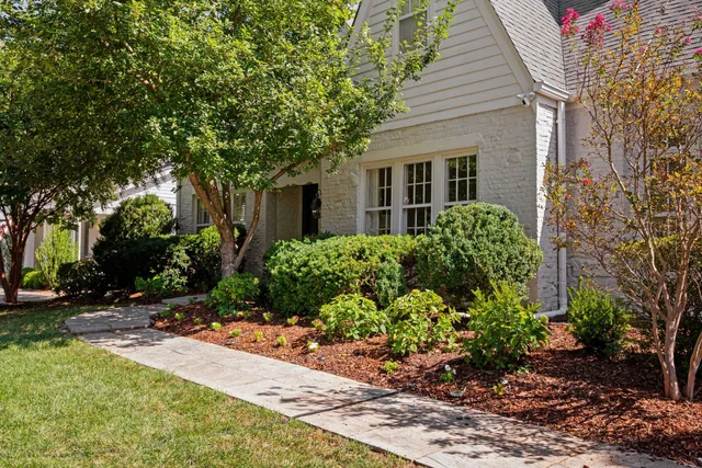 $12,000 | 121 Blackburn Avenue, Nashville, TN 37205