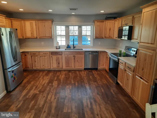 $415,000 | 334 Crabtree Drive, Levittown, PA 19055