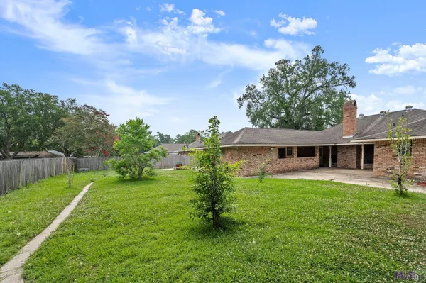$2,050 | 12515 Parktrail Avenue, Baton Rouge, LA 70816
