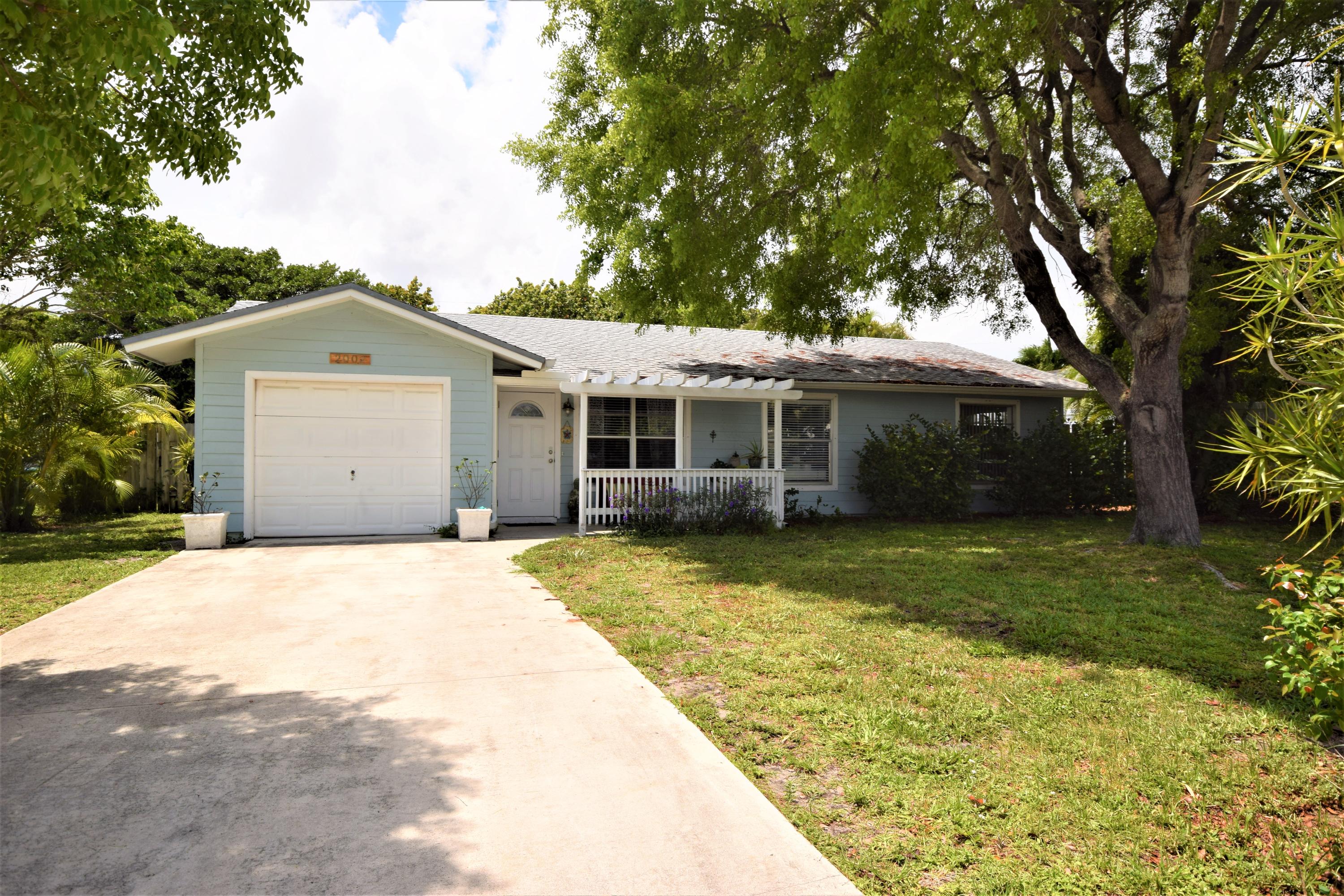 2002 Northridge Road Delray Beach, FL 33444 - Photo 1 of 24 front