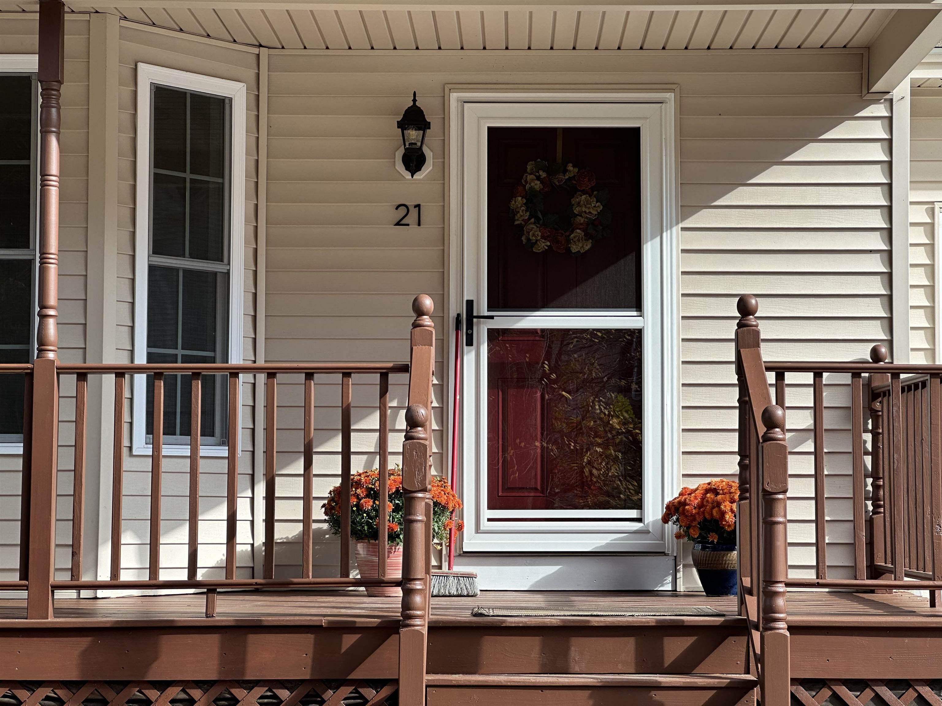 21 Scottie Way Amherst, NH 03031 - Photo 2 of 16