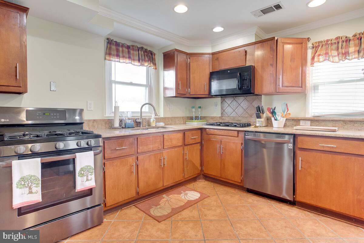 511 Cheddington Road Linthicum, MD 21090 - Photo 13 of 39 Lower Level Kitchen
