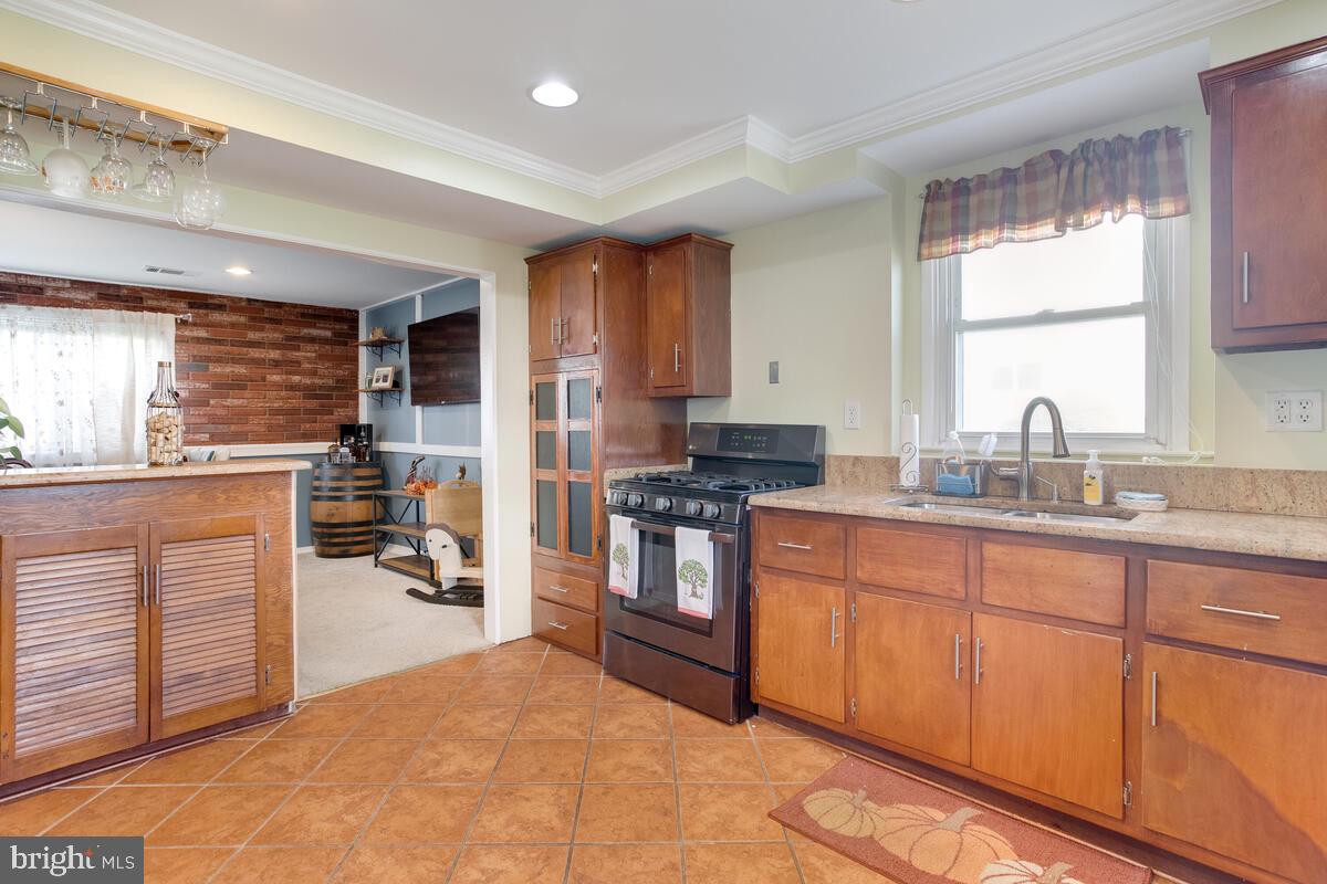 511 Cheddington Road Linthicum, MD 21090 - Photo 14 of 39 Granite counters