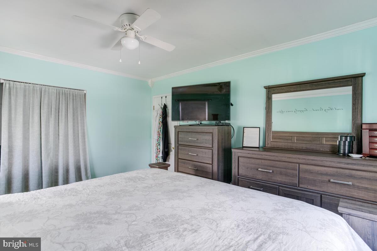 511 Cheddington Road Linthicum, MD 21090 - Photo 23 of 39 Master Bedroom