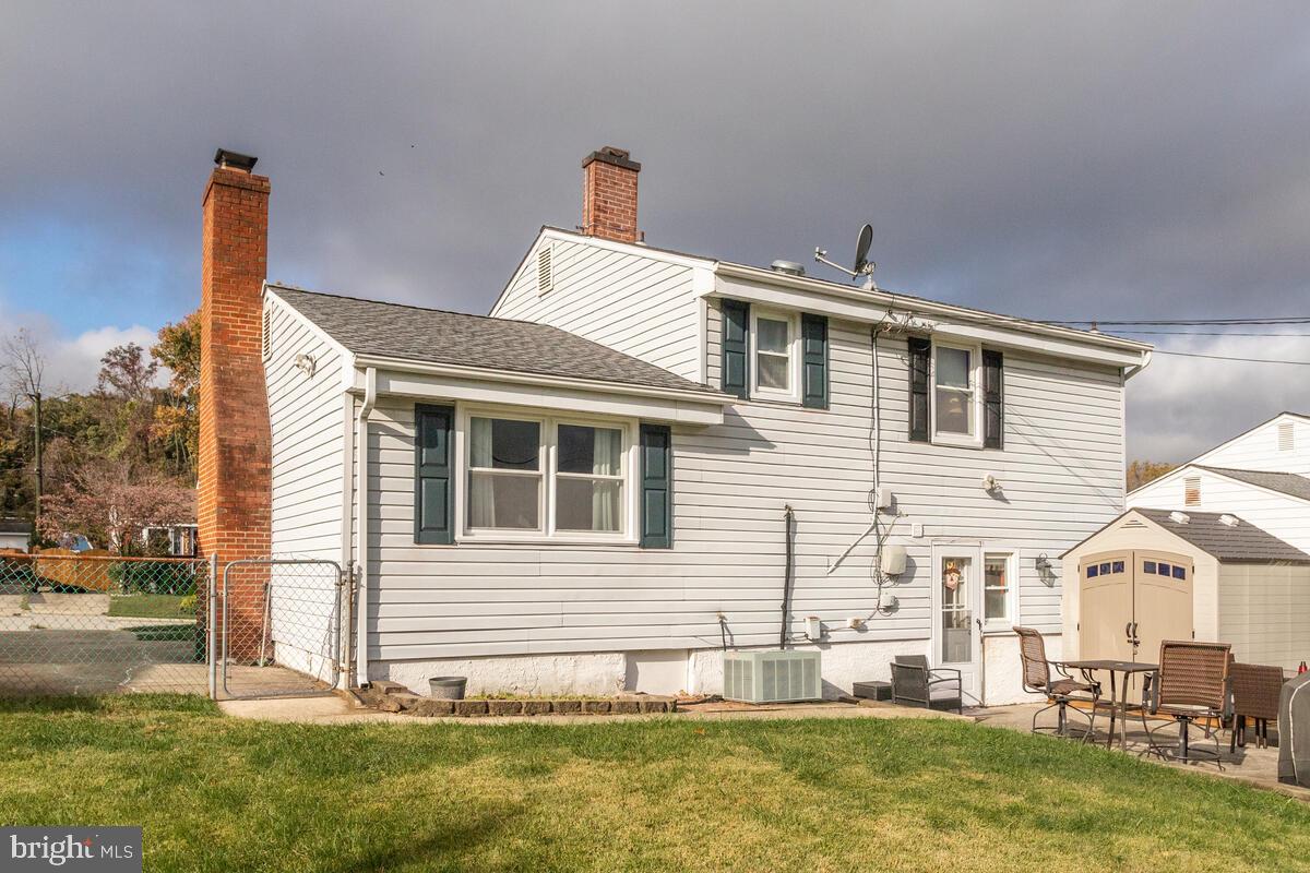 511 Cheddington Road Linthicum, MD 21090 - Photo 31 of 39 Rear View