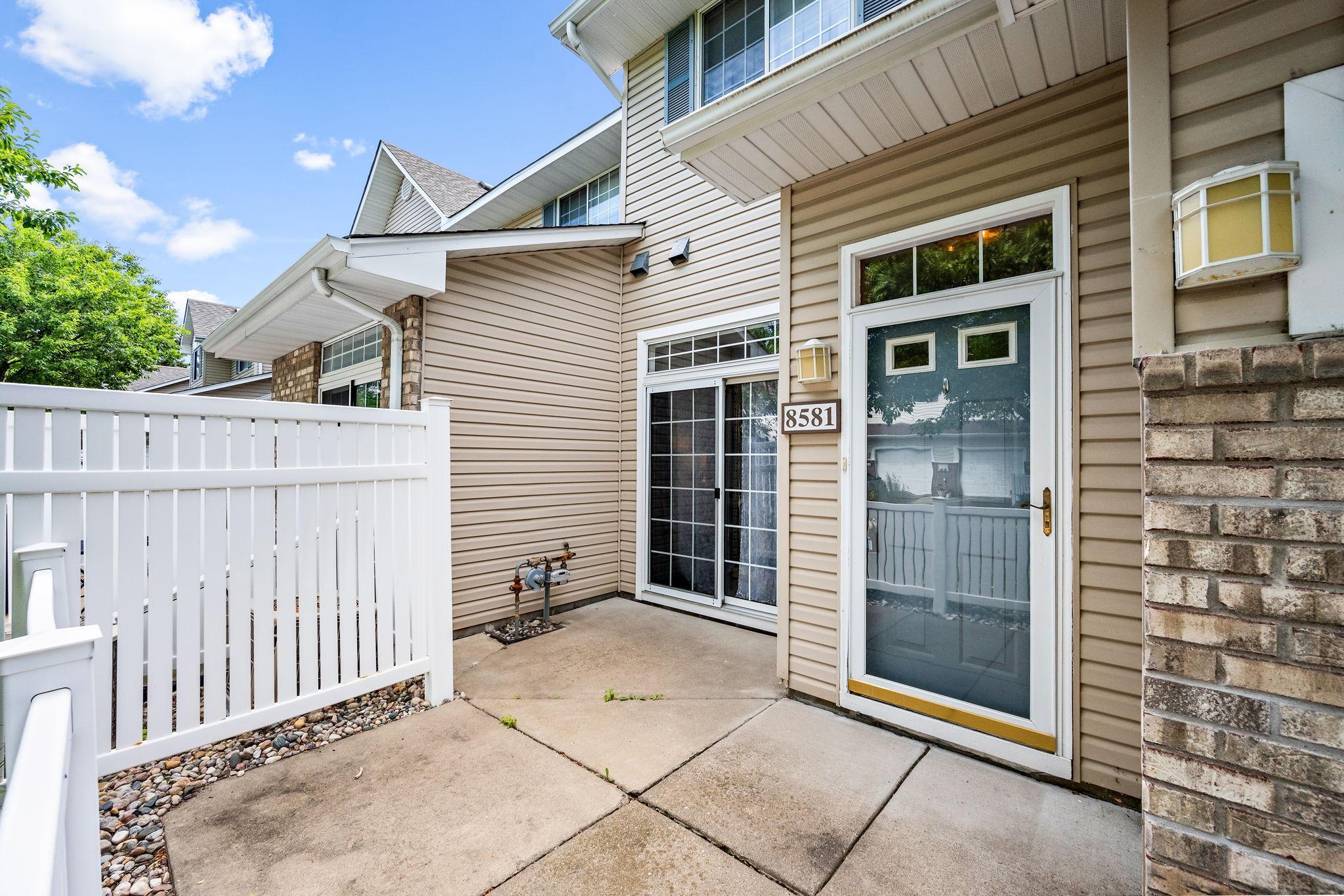 8581 Cortland Road Eden Prairie, MN 55344 - Photo 2 of 22