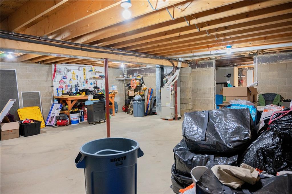 115 Lakeview Drive Butler, PA 16001 - Photo 24 of 26