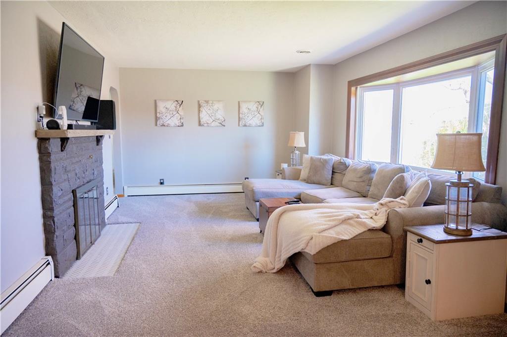 115 Lakeview Drive Butler, PA 16001 - Photo 5 of 26