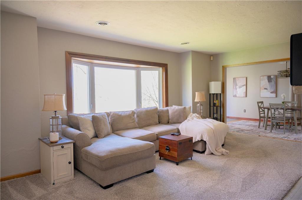115 Lakeview Drive Butler, PA 16001 - Photo 7 of 26